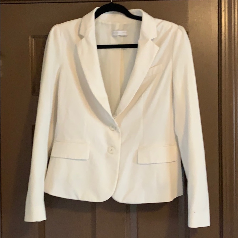 White two button blazer
